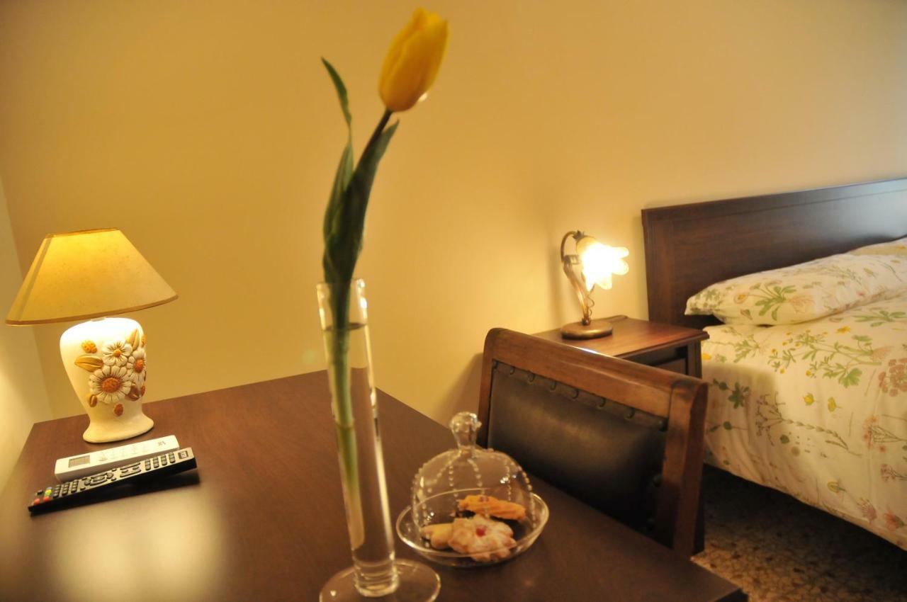 B&B Al Diecisette Catania Kültér fotó